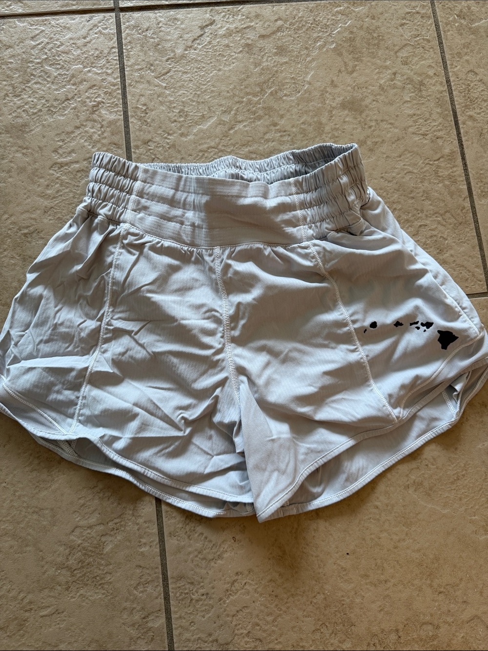 Women's lululemon white 4” hotty hot Running Shorts with Hawaii edition